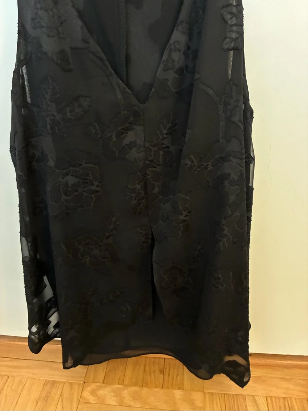 NWOT! BCBGeneration Black Floral V-Neck Blouse - Picture 2 of 4